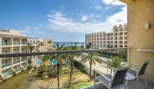 Deluxe Room, 1 King Bed, Partial Sea View