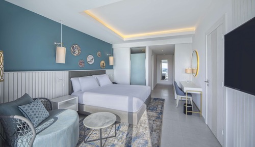 Suite, 1 Bedroom, Pool View