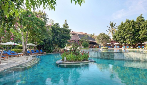 Deluxe Room, 1 King Bed, Balcony, Pool View