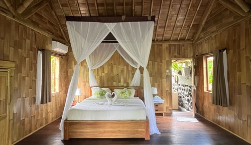 Bamboo Bungalow with Private Pool