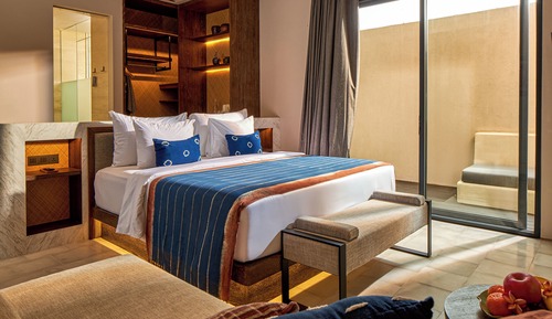 Deluxe Room, 1 King Bed, Bathtub