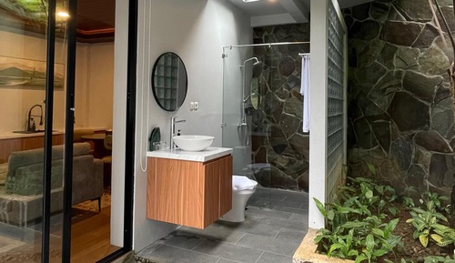 Cottage Executive