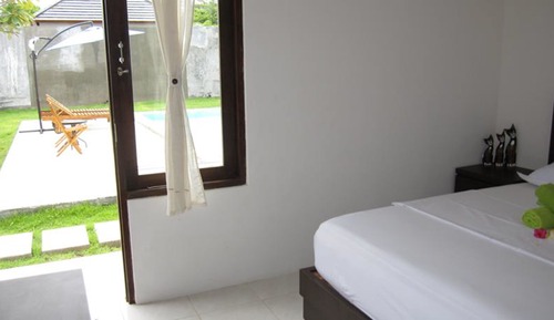 Standard room with Balcony Pool view