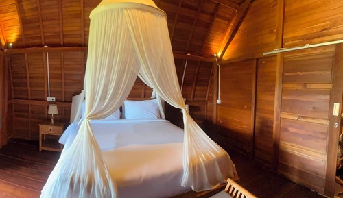 Deluxe Cabin, Balcony