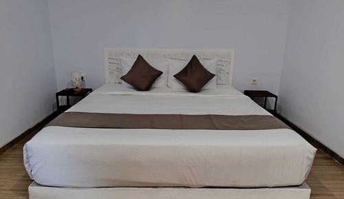 Standard Double Room, Garden View