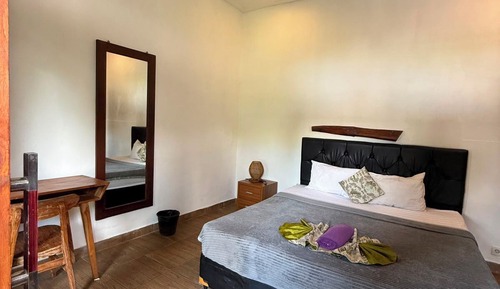 Basic Double Room, Garden View