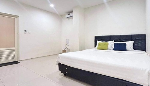 Superior Room B