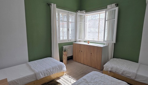 Shared Dormitory, Women only