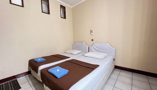 Basic Twin Room