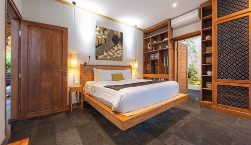Luxury Bungalow, 1 Bedroom, Terrace, Pool View (Non Smoking)