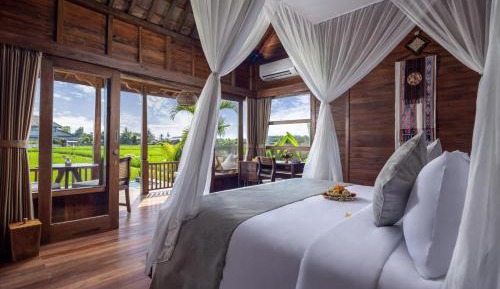 Paddies View Wooden Pool Villa with Free Shuttle to Ubud 