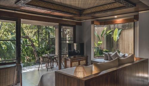 Grand Aksari Suite with Bathtub