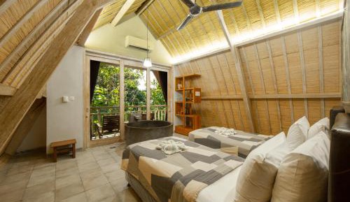 Twin Room with Balcony