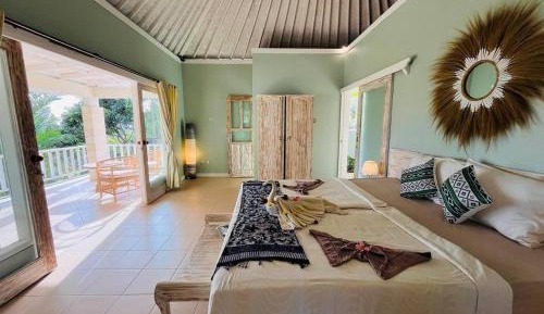 King Room with Pool View