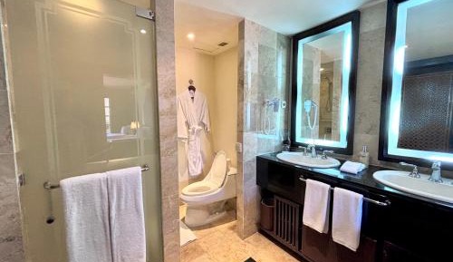 The Ayodya Palace Twin Room with Club Benefits