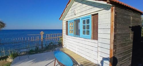 Bungalow - Water Front 