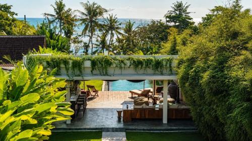 Villa - Beach Front