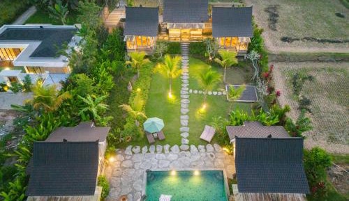 Villa with Garden View