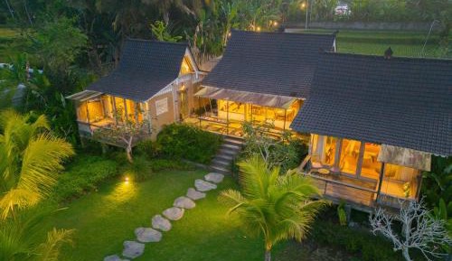Villa with Garden View