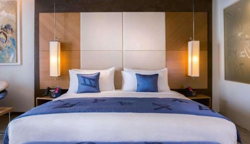 Premium King Room with Lake View