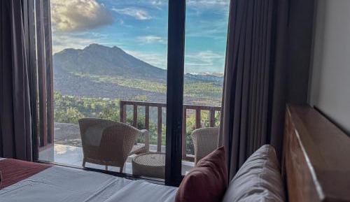 Double or Twin Room with Mountain View