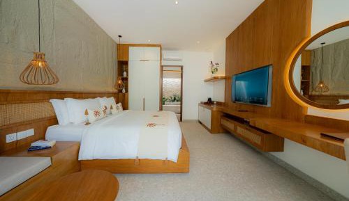 Junior Suite with Bathtub