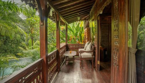 Aksmi Wooden Suite with balcony