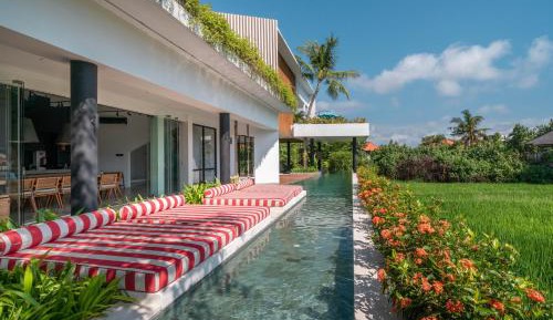 5BR Luxury Villa | Infinity pool with a swim-up bar, Gym, Ice Bath, Sauna, Rooftop Cinema.
