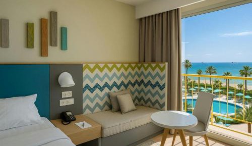 Guest room, 2 Twin/Single Bed(s), Partial sea view, Balcony