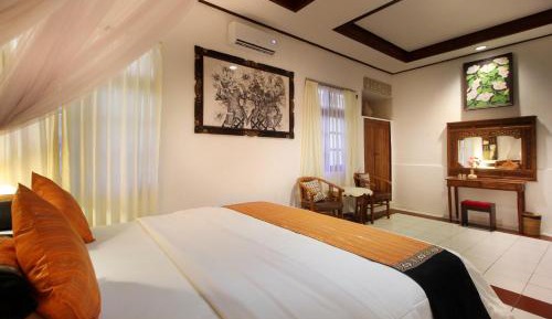 Three-Bedroom Suite with Kitchen