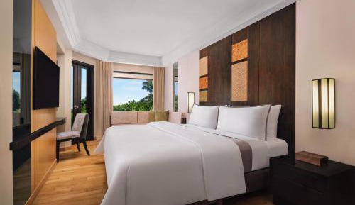 Deluxe King Garden View with Free Daily Resort Activities and Kids Amenities
