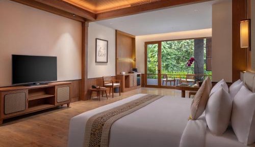 Executive Suite with Bathtub and Free Benefit 