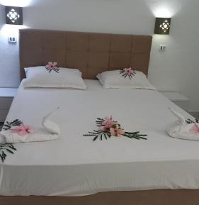 Double Room with Balcony (2 Adults + 1 Child)