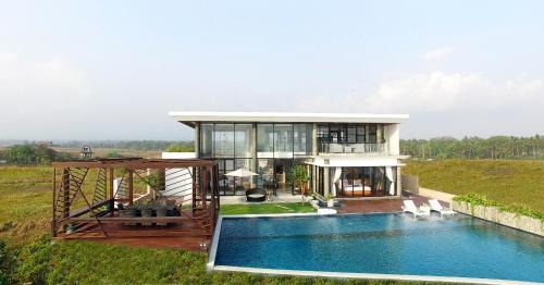 Villa - Beach Front