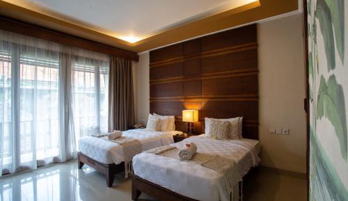Deluxe Double or Twin Room with Pool View