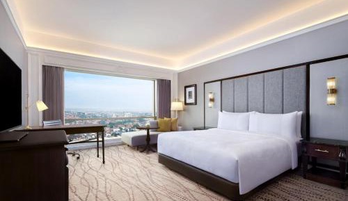 Premium King Room with Skyline View
