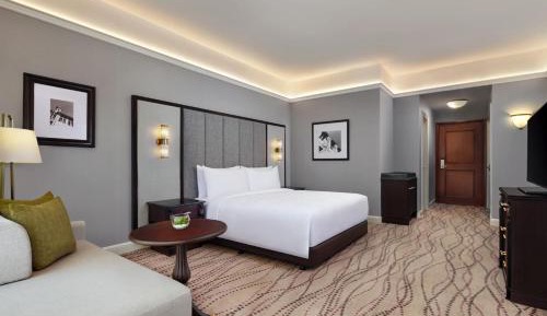 King Room with Skyline View - Executive Lounge Access