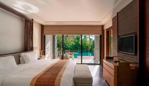 Ritz-Carlton Pool Access Suite with Free Daily Resort Activity