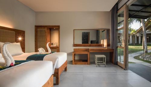 Deluxe Twin Room with Pool View