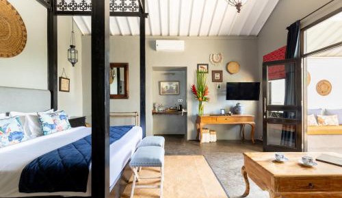 Deluxe Sunset Villa with Private Pool