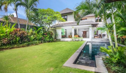 Garden Three-Bedroom Villa with Private Pool
