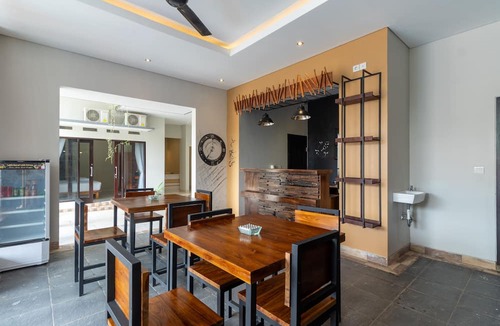 Lovina House | Josh Guest House