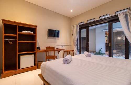 Lovina House | Josh Guest House
