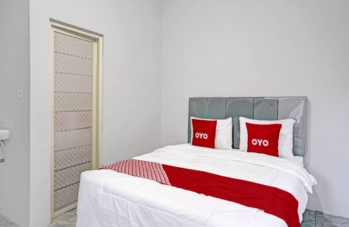 Gresik Hotel | OYO LIFE 91594 Bungah Residence Syariah