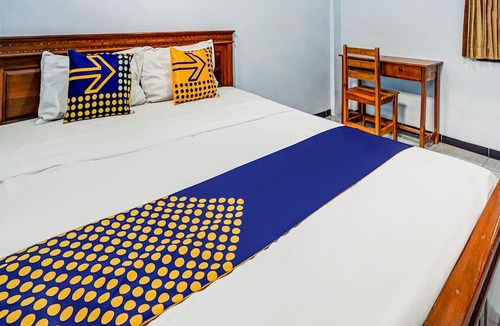 Malang Hotel | Hotel O Sukun Syariah Homestay