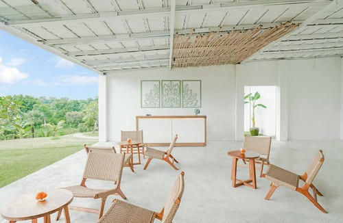 Tulamben Hotel | Palm Springs Bali Resorts