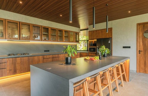 Lovina Villa | Sea View Pool House