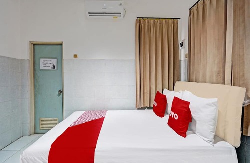 Pamekasan Hotel | OYO 92124 Raya Permai Homestay Syariah