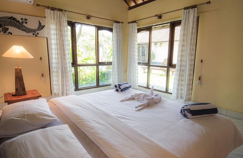 Banjartegehe Villa | Beachfront villa with private pool, garden and terrace
