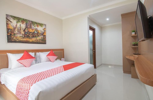 Renon Hotel | Super OYO Capital O 3018 Vin Stay